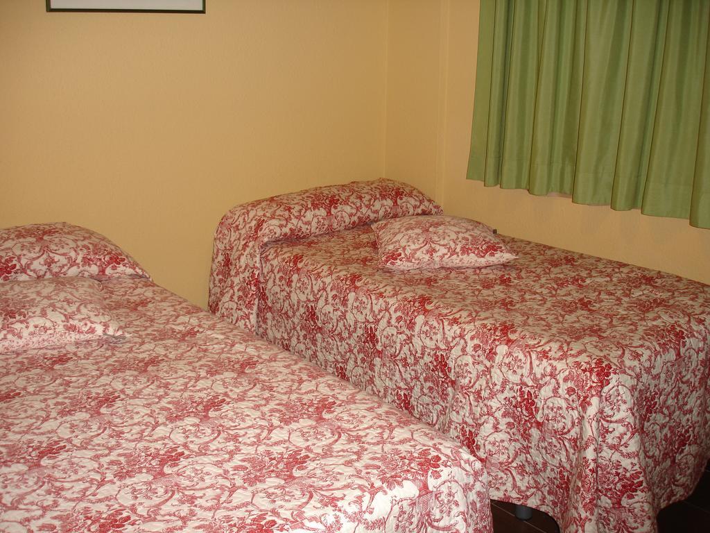 Hostal Puerta Bonita Vista Alegre Мадрид Екстер'єр фото