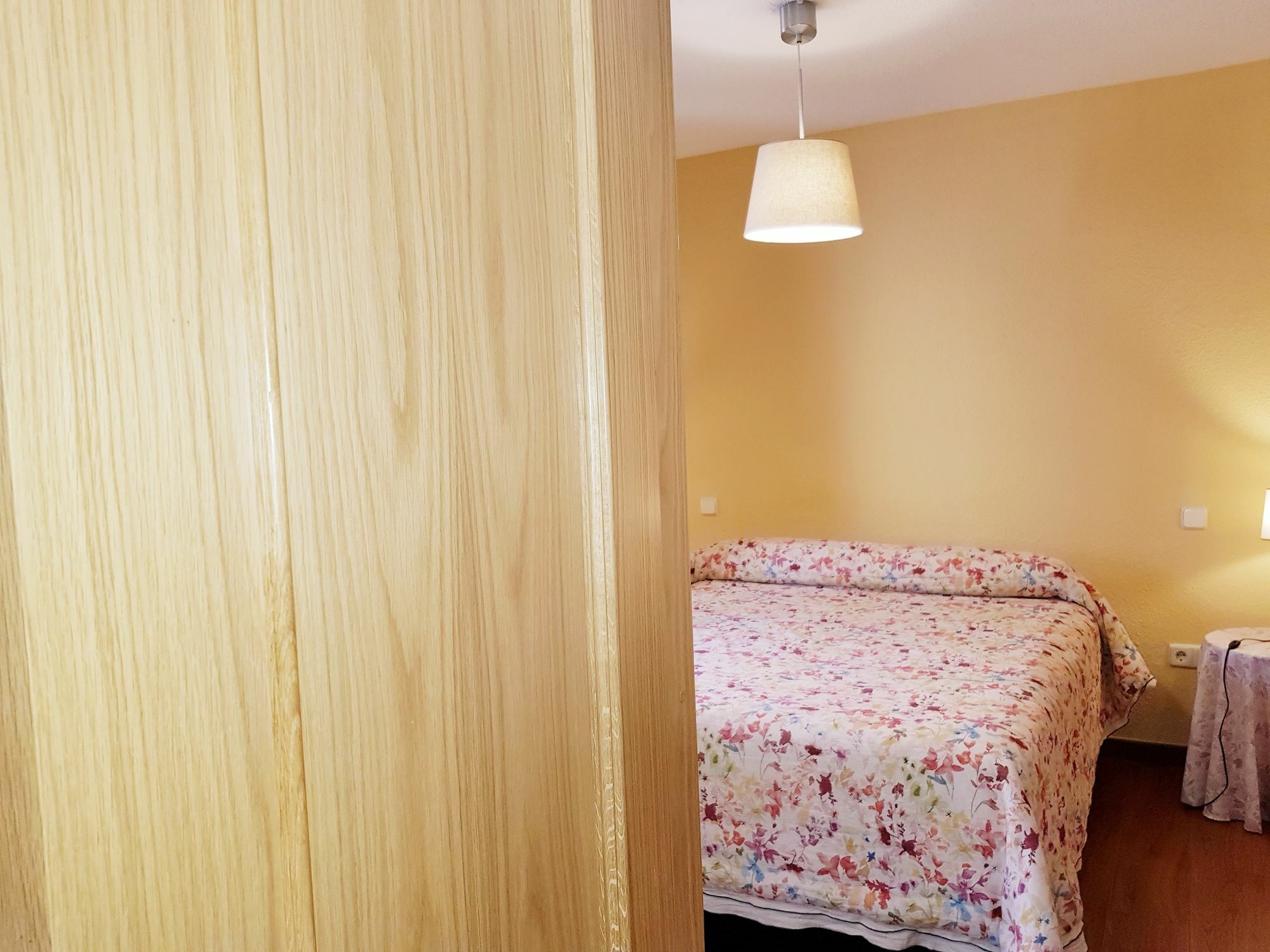 Hostal Puerta Bonita Vista Alegre Мадрид Екстер'єр фото