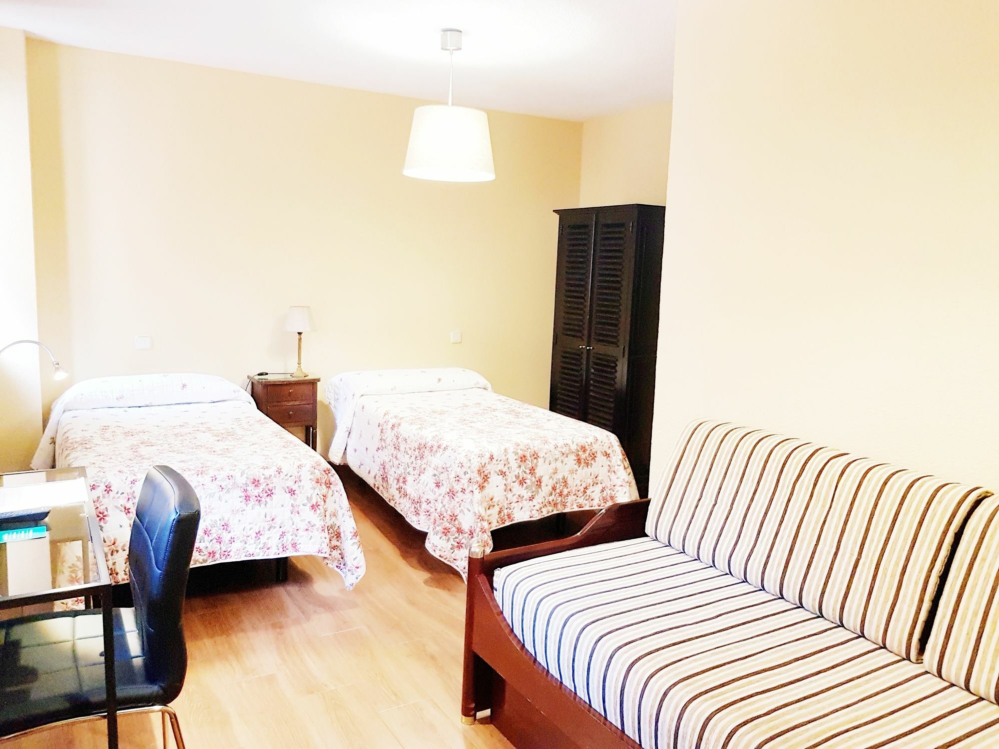 Hostal Puerta Bonita Vista Alegre Мадрид Екстер'єр фото